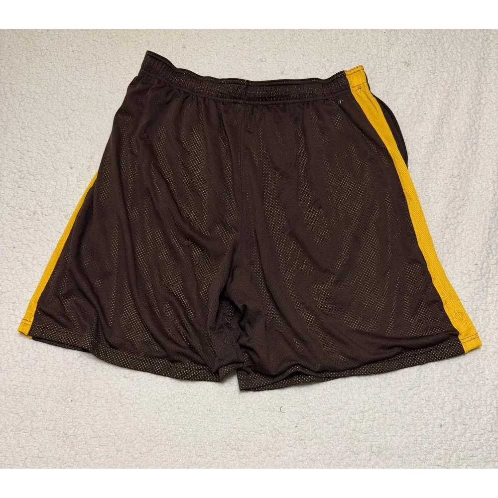 Nike Mens Wyoming Cowboys Shorts Size XXL Athletic Shorts Brown Dri-fit Solid